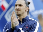 九游app下载-当足球传奇交错，秘鲁险胜AC米兰，阿圭罗在欧冠决赛的奇幻接管