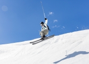 九游VIP-欧冠决赛焦点战，老鹰展翅强势拿下火箭，新王加冕的战术启示