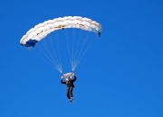 九游APP-绿茵场与硬木地，当意甲焦点战遇见独行侠的胜利