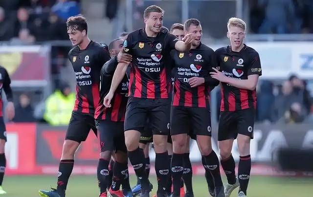 关于格罗宁根主场实力不振，球迷呼唤回家赛场的信息