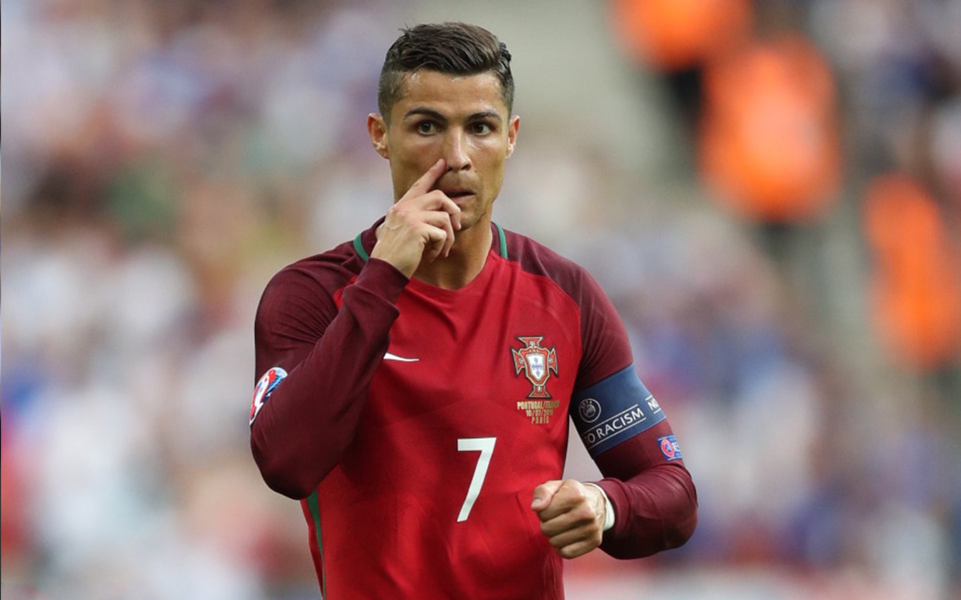 冰岛奇迹再现，狂胜西班牙背后，富安健洋如何成为关键先生