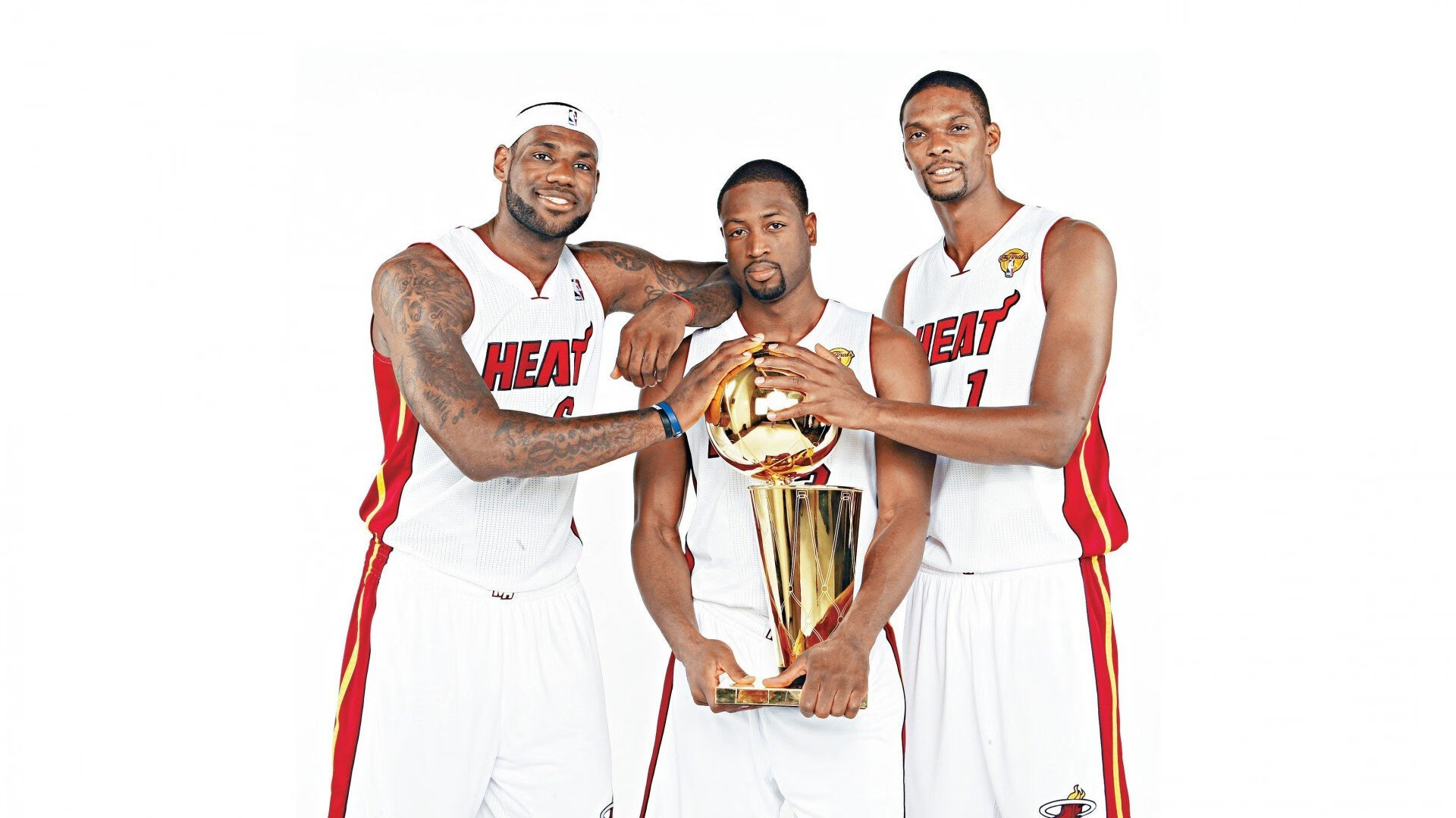 赛道与球场的双重视角，F1年度争冠焦点战与快船火力压制掘金的启示