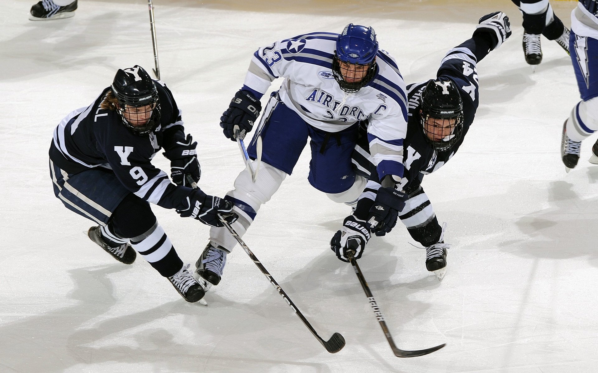 北欧冰刃对决阿尔卑斯雄鹰,许昕领军,瑞典队鏖战力克奥地利